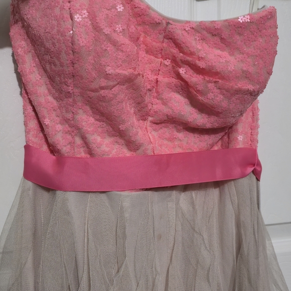 Teeze Me Pink Sequin Bodice with Cream Tulle Skirt Prom Dress - Picture 4 of 7